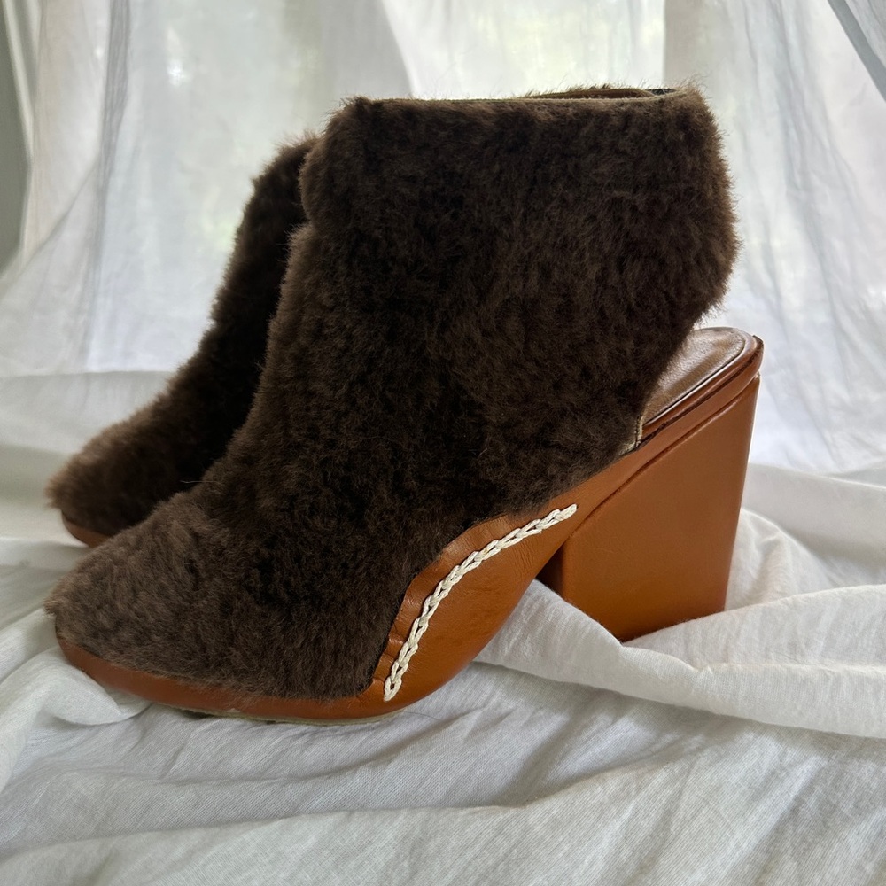 A Detacher Faux Fur Heels